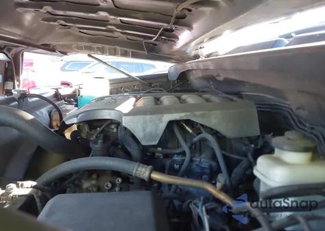 2010 Toyota Tundra Grade 4.6L V8 z USA, uszkodzony, nr VIN 5TFRM5F12AX015052